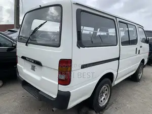 Toyota Grand HiAce 1999 White