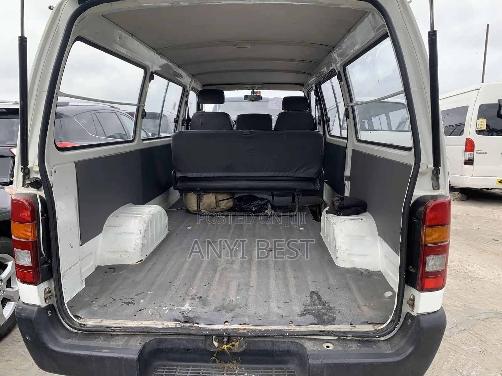 Toyota Grand HiAce 1999 White