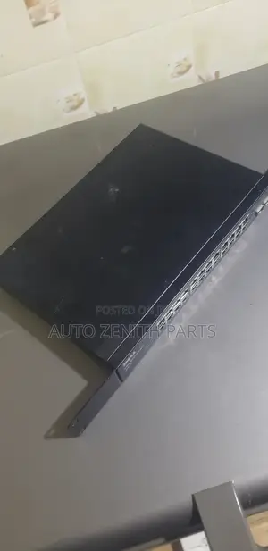 Dell Powerconnect 2724 24-Port Switch