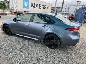 Toyota Corolla SE 2021 Blue