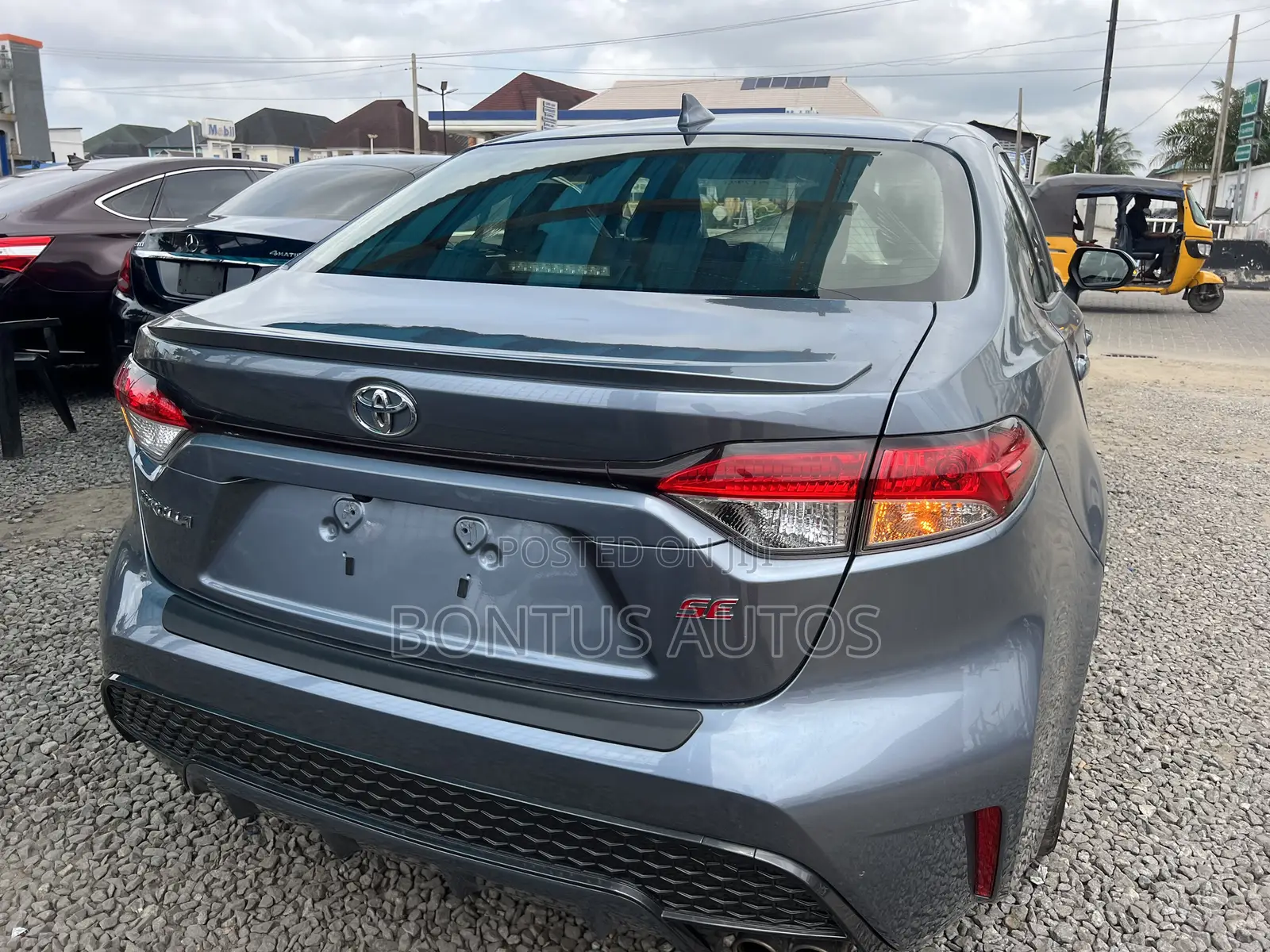 Toyota Corolla SE 2021 Blue