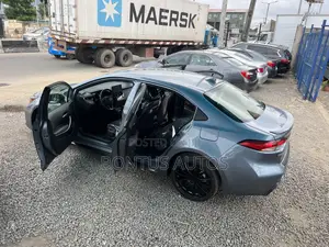 Toyota Corolla SE 2021 Blue