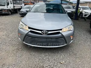 Toyota Camry LE 4dr Sedan (2.5L 4cyl 6A) 2015 Silver