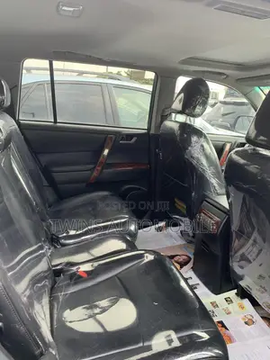Toyota Highlander Limited 3.5l 4WD 2013 Silver