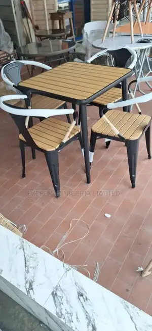 Decorative Standard Outdoor Table by 4 Seater