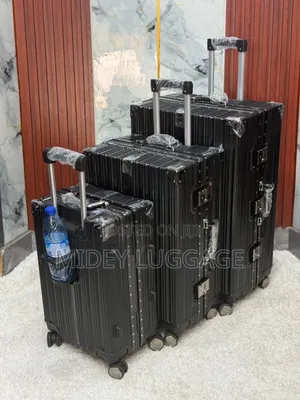 Solid Set of 3 Luggage Boxes