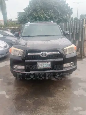 Toyota 4-Runner SR5 4WD 2012 Black