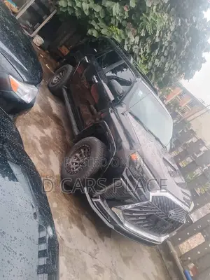 Toyota 4-Runner SR5 4WD 2011 Black