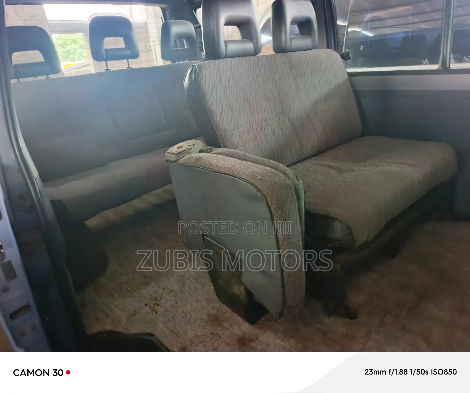 Mitsubishi L300 2005 Blue