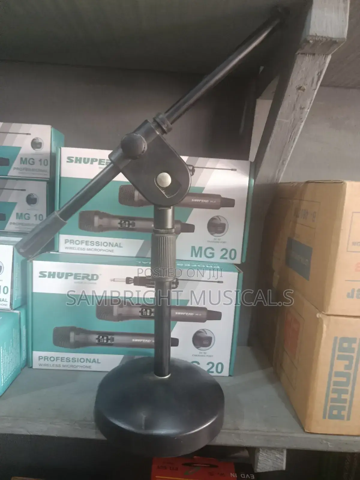 Round Bass Mic Stand