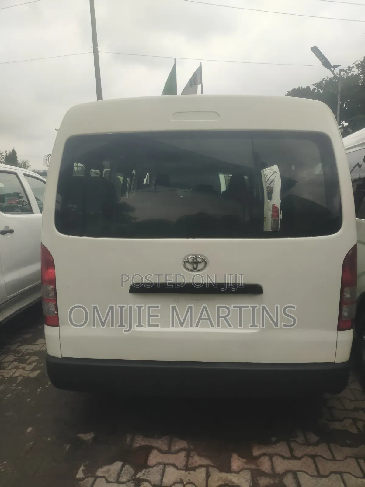 Toyota HiAce 2014 White