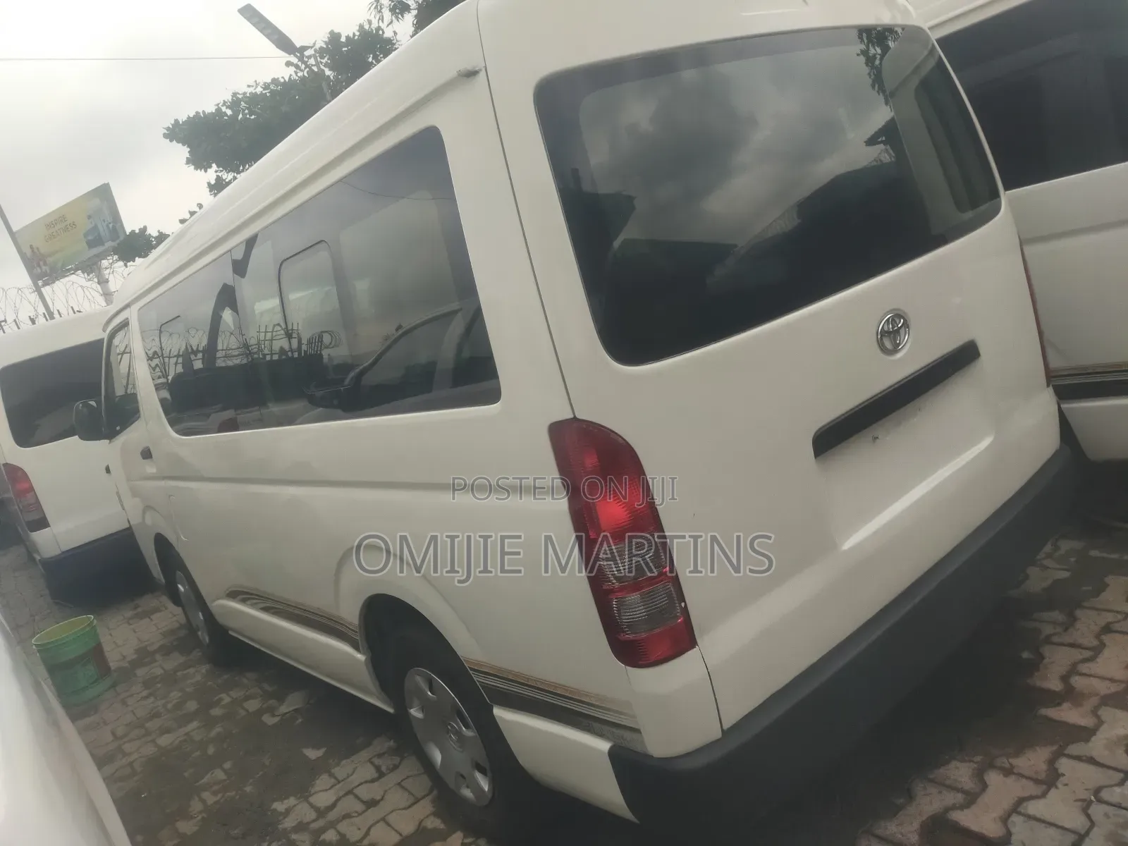 Toyota HiAce 2014 White