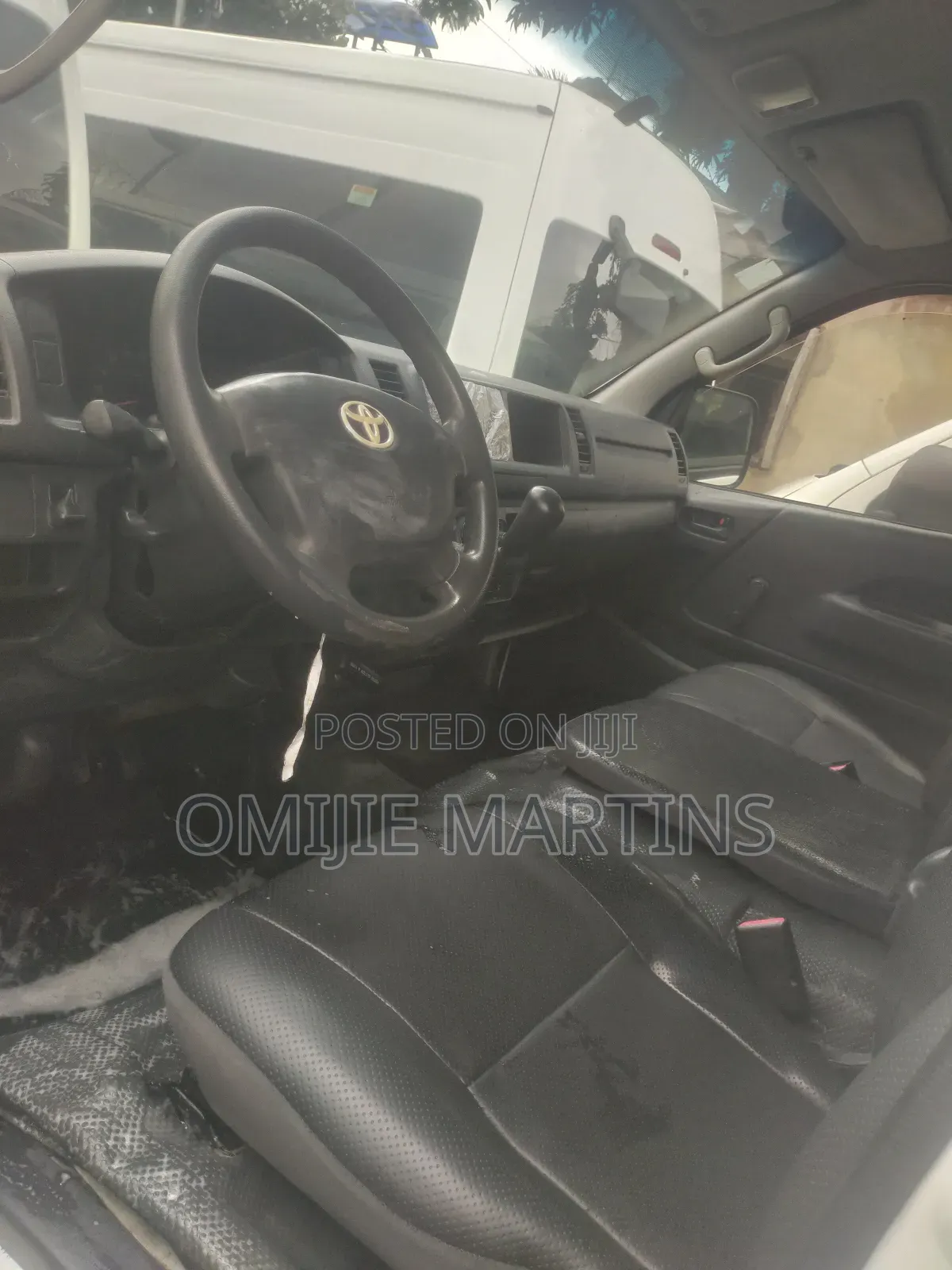 Toyota HiAce 2014 White