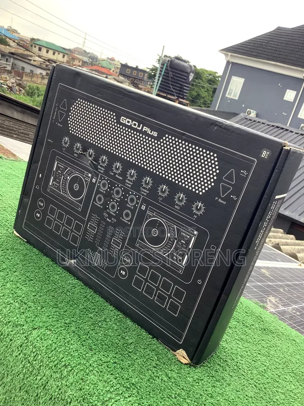 【極美品】GODJ Plus バッテリー内蔵型 ポータブルDJコントローラー Amazon.co.jp: MONSTER GODJ Portable, Stand-Alone DJ System