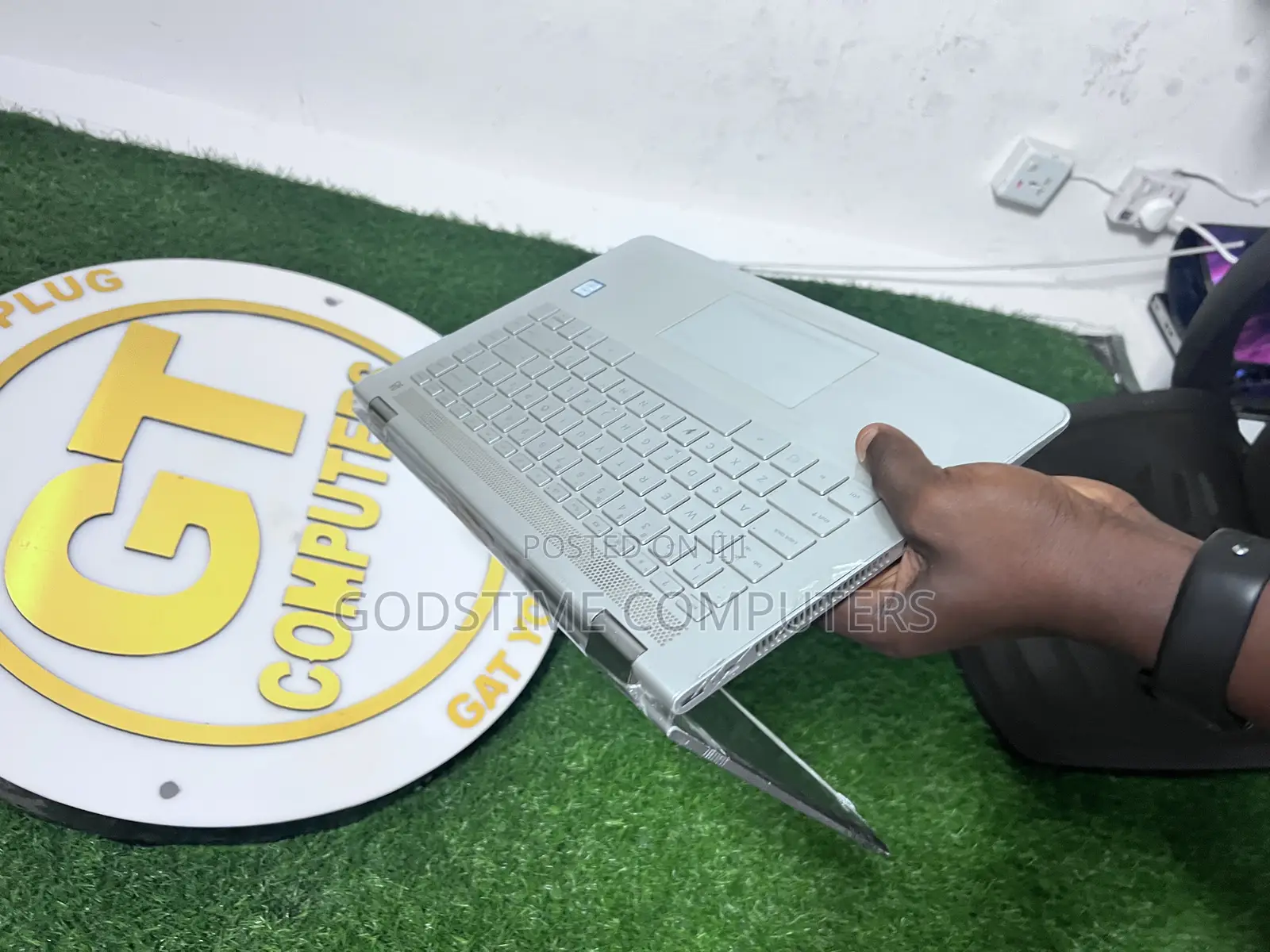 New Laptop HP Pavilion 14 16GB Intel Core i5 SSD 256GB