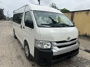 Toyota HiAce 2015 White