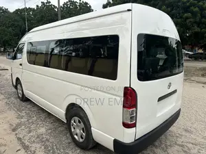 Toyota HiAce 2015 White