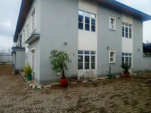 3bdrm Block of Flats in Awolowo Way for rent