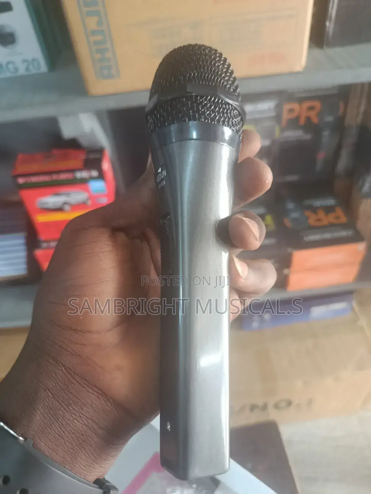 Kedun Kd-826 Dynamic Microphone