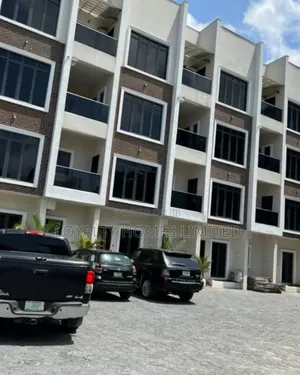 5bdrm House in Adeola Odeku for sale