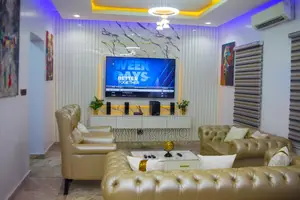 652620ul - 5 Bedroom Shortlet in Ikeja Gra