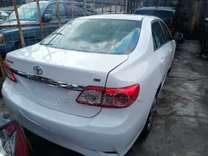 Toyota Corolla 2012 White