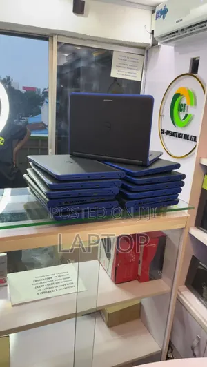 Laptop Dell Latitude 3350 8GB Intel Core I3 SSHD (Hybrid) 500GB