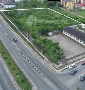 Expanse of Land for Sale