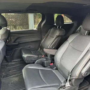 Toyota Sienna XLE 8-Passenger 2021 Black