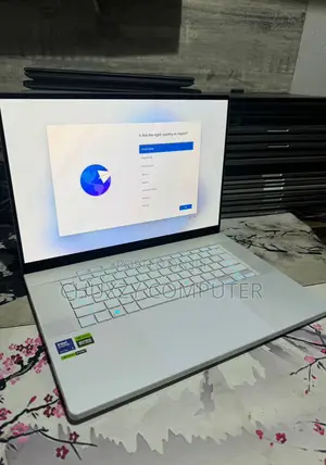Laptop Asus ROG Zephyrus G16 32GB AMD Ryzen 9 SSD 2T