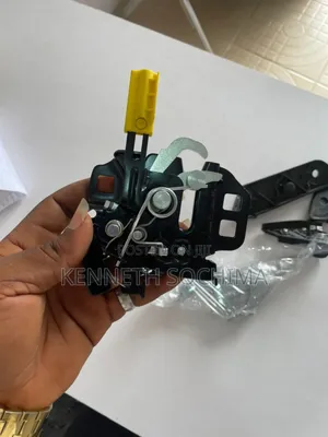 Ford Edge 2018 Bonnet Lock