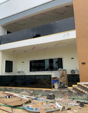 Balcony 10mm Tampered Glass