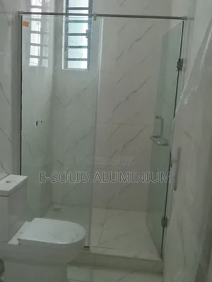 Shower Cubicles With 10mm Tampered Glass