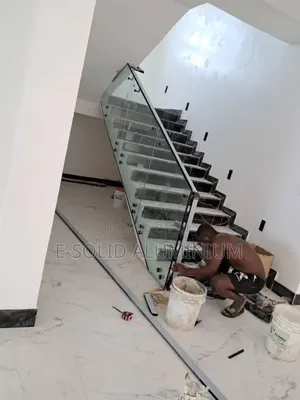 Staircase Handrails With 10mm Tempered Glass