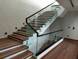 Staircase Handrails With 10mm Tempered Glass