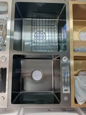 Kitchen Sink With Accessories