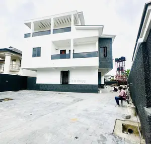 4bdrm Duplex in Surulere Lagos for sale