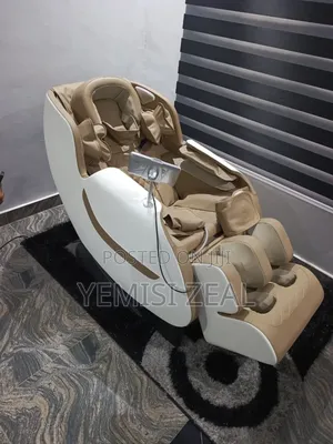 4d Massage Chair With Leg Bagging and Eye Wear