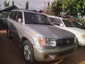 Toyota Land Cruiser 4x4 2004 Brown