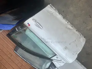 Complete Front Left Door Cadenza 2018