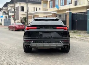 Rent Lamborghini Urus 2023