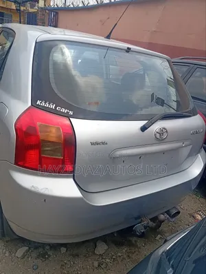 Toyota Corolla Liftback 2004 Silver