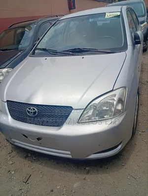 Toyota Corolla Liftback 2004 Silver