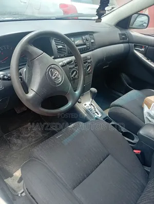 Toyota Corolla Liftback 2004 Silver