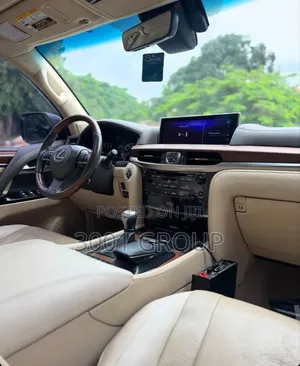 Lexus LX 570 AWD 2014 White