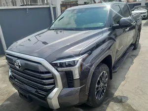 Toyota Tundra 2024 Black