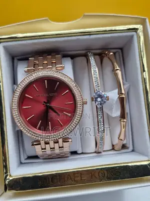 Micheal Kors With Bracelet Female Set
