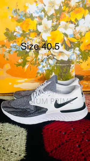 Nike Odyssey React 2 Flyknit - White/Black