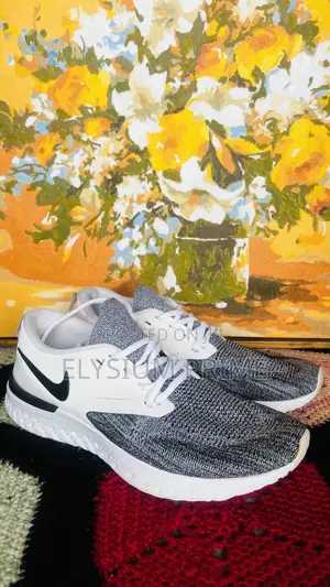 Nike Odyssey React 2 Flyknit - White/Black