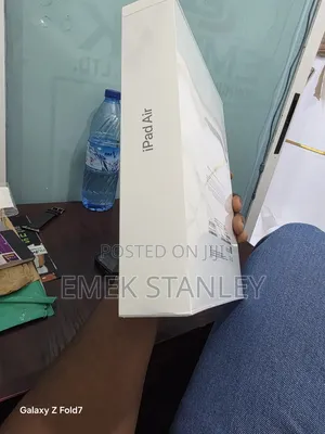 New Apple iPad Air 64 GB Gray